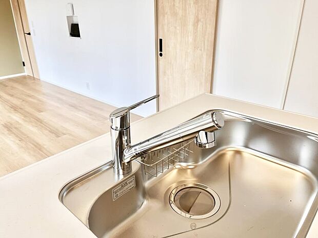 浄水器一体型のキッチンで洗い物用・料理用と切り替え簡単!
