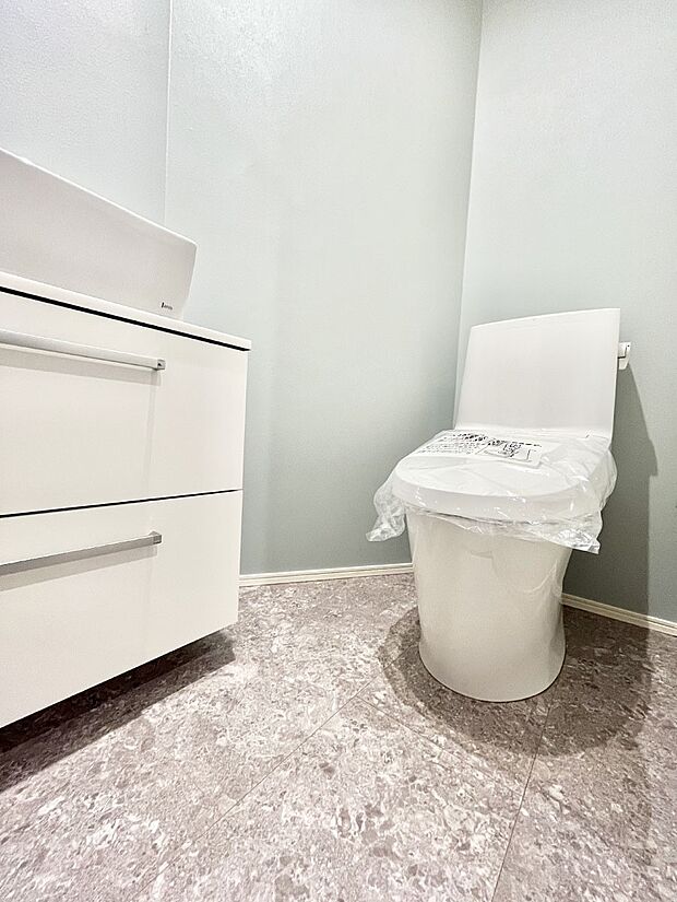 トイレは1階と2階それぞれに配置されていてとても便利です。