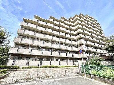 外観：溢れる陽光でご家族の笑顔も輝く 