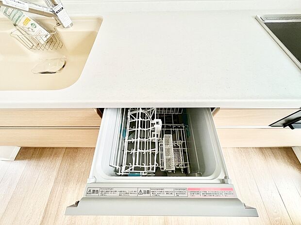 面倒なお片づけは食洗機にお任せ！家事の負担が減って、時間にも気持ちにもゆとりができます。