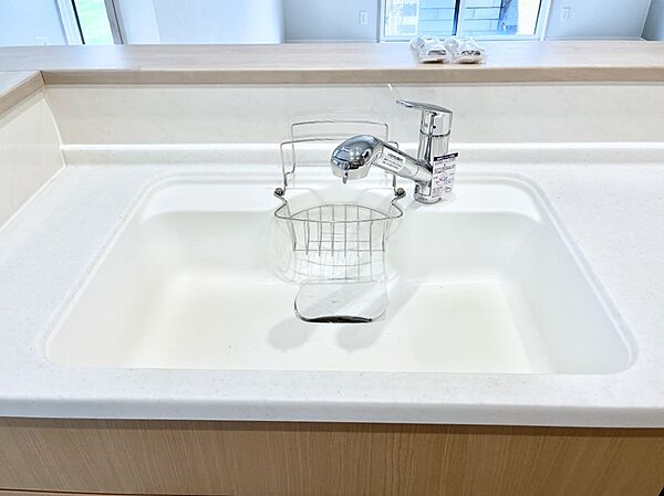 いつでも清潔なおいしいお水を。一つの水栓で水道水と浄水を使い分け。