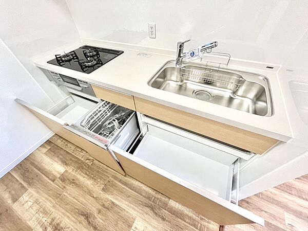使いやすさを優先したスライド式収納タイプ！