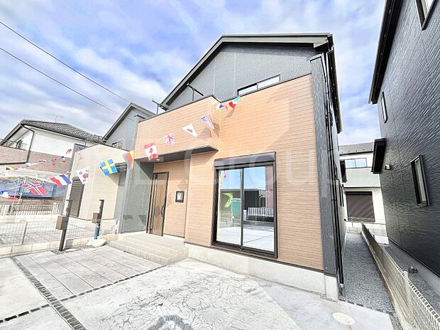 たっぷりの陽光と開放感に包まれる明るい住まい