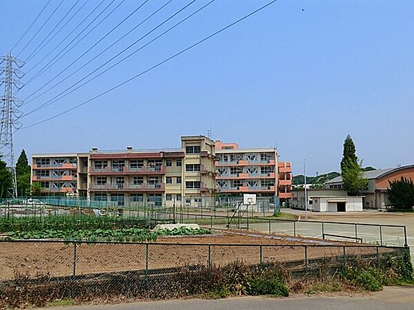 中学校 1700m 千葉市立都賀中学校