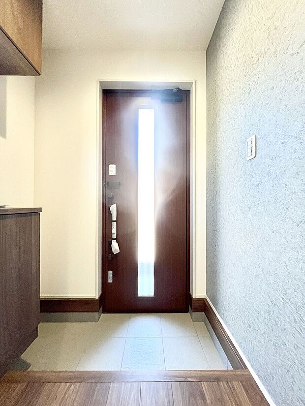 家族の帰宅やお客様をあたたかく迎える玄関  