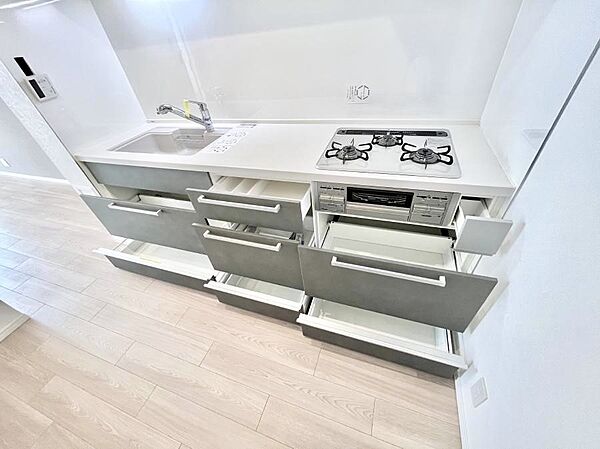 使いやすさを優先したスライド式収納タイプ！