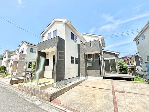 たっぷりの陽光と心地よい風が舞い込む住まい