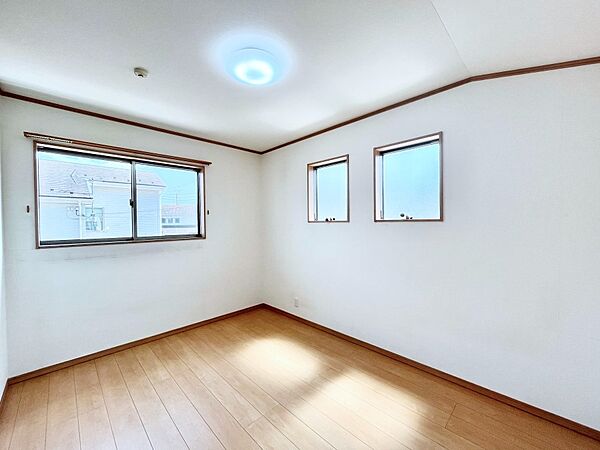 爽やかな日差しがお部屋全体を優しく包み込んでくれます