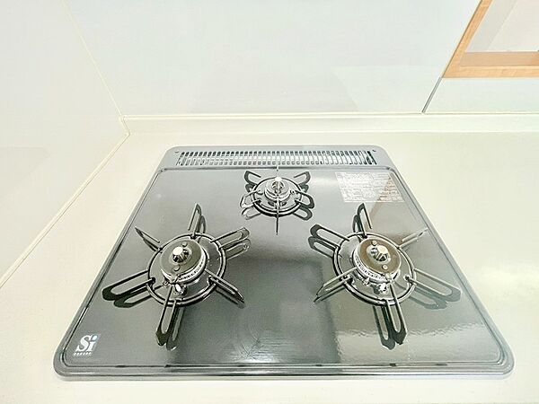 三口ガスコンロでお料理が一気にはかどりそう  　