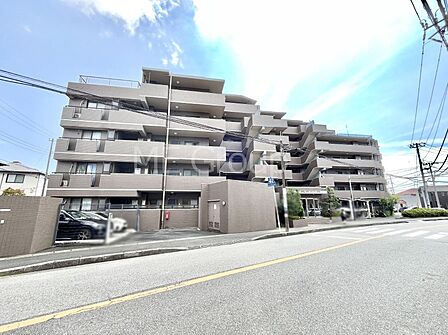 溢れる陽光でご家族の笑顔も輝く