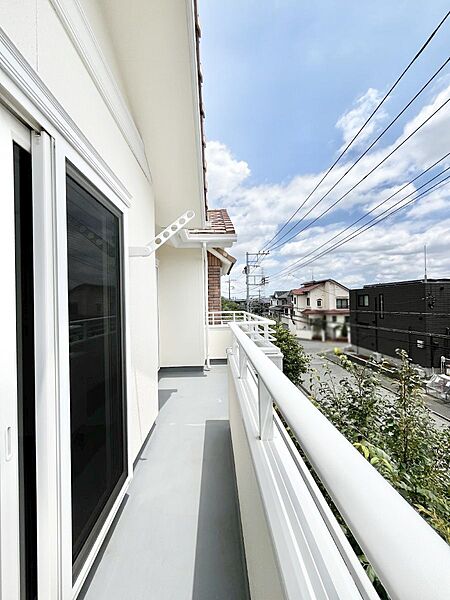 ゆったりバルコニーだから沢山お洗濯ものを干せます。