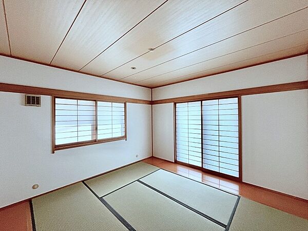 柔らかい畳の空間は、お子様の遊び場や来客時のおもてなしの場所として重宝します。