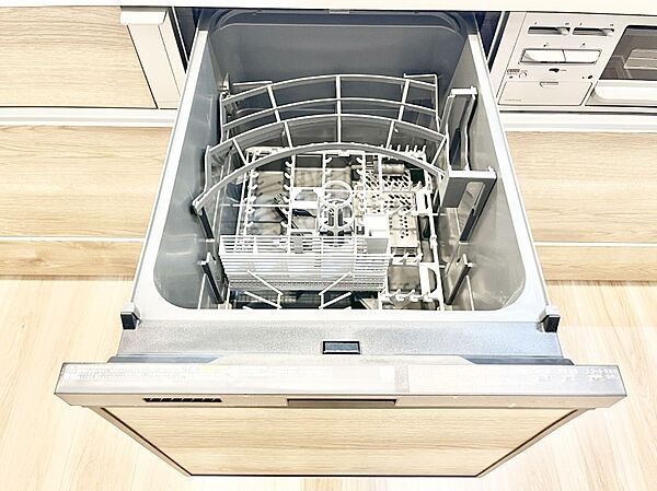 面倒なお片づけは食洗機にお任せ！家事の負担が減って、時間にも気持ちにもゆとりができます。