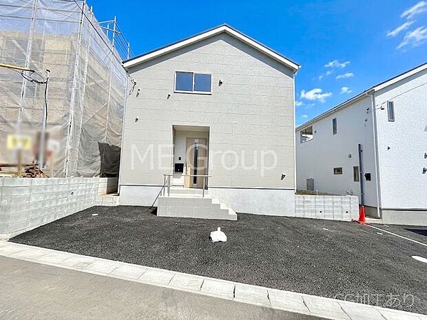 洗練された外観、上質な住空間が広がる室内は永く安心して過ごせる住居です。