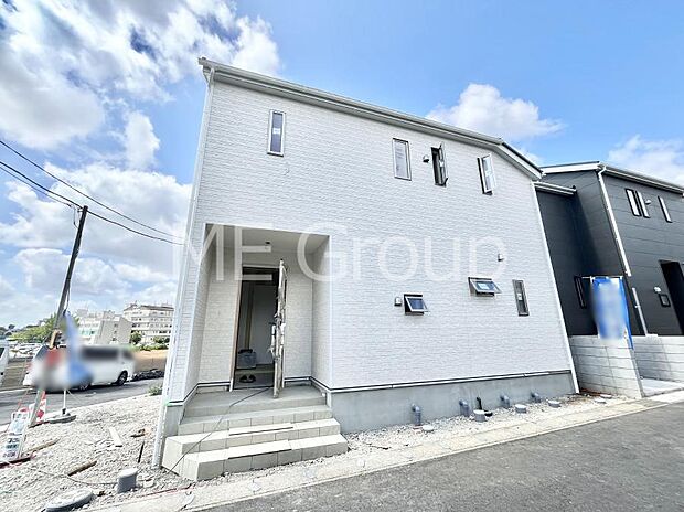 洗練された外観、上質な住空間が広がる室内は永く安心して過ごせる住居です。