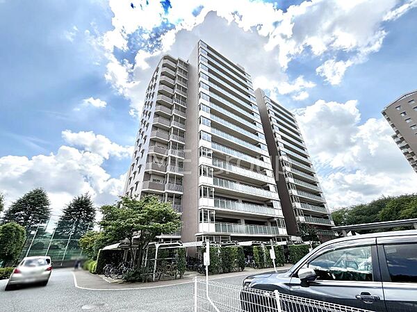 溢れる陽光でご家族の笑顔も輝く