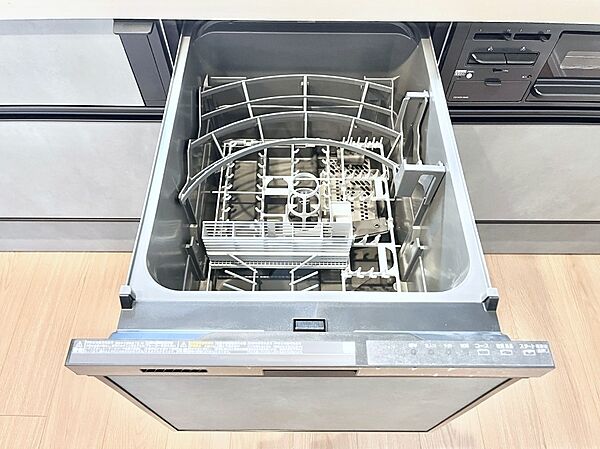 面倒なお片づけは食洗機にお任せ！家事の負担が減って、時間にも気持ちにもゆとりができます。