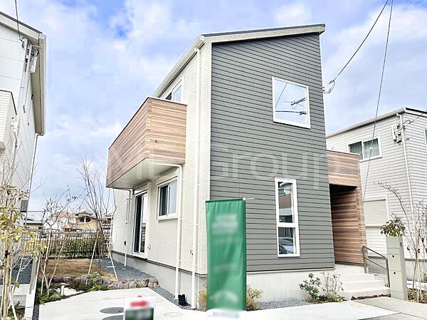 たっぷりの陽光と開放感に包まれる明るい住まい