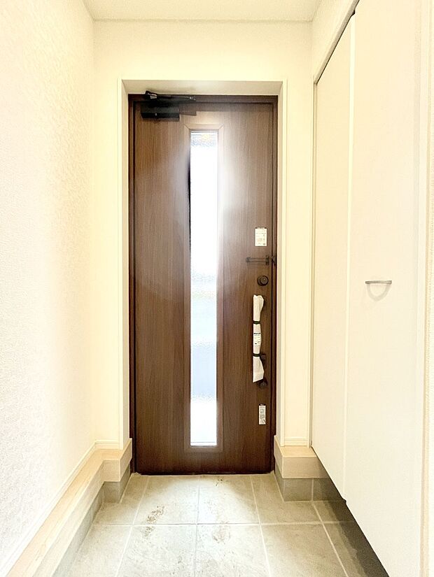 家族の帰宅やお客様をあたたかく迎える玄関  