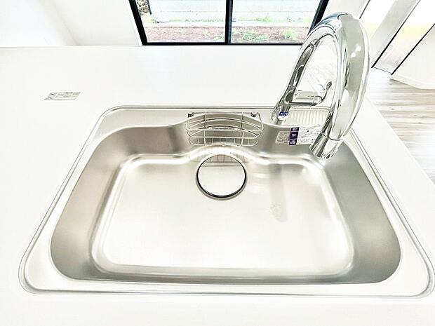 いつでも清潔なおいしいお水を。一つの水栓で水道水と浄水を使い分け。