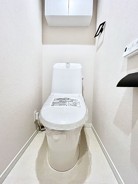 毎日を快適に！清潔感あるウォシュレットトイレ。