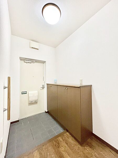 家族の帰宅やお客様をあたたかく迎える玄関