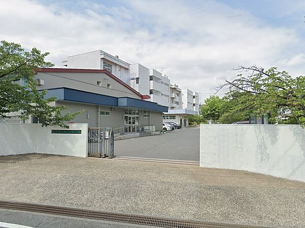 小学校 590m 流山市立鰭ヶ崎小学校