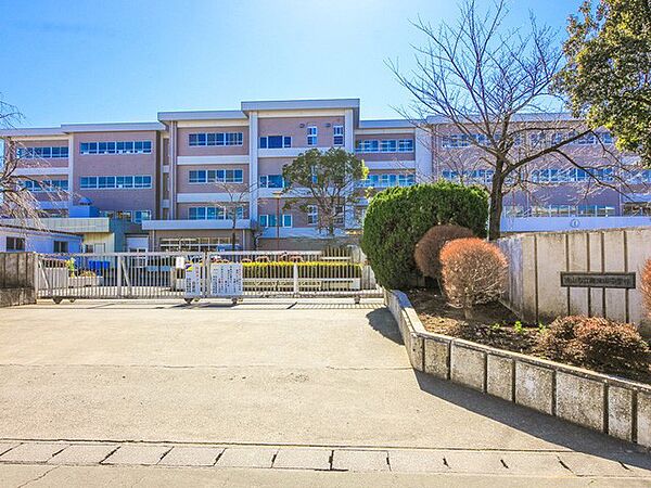 中学校 870m 流山市立南流山中学校
