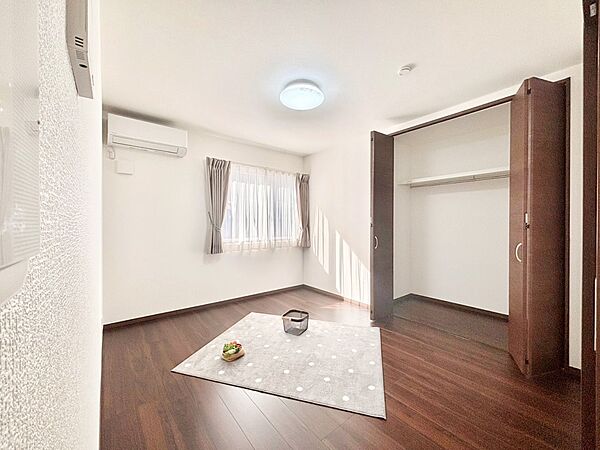 子供部屋にもおすすめな収納スペースたっぷりの居室