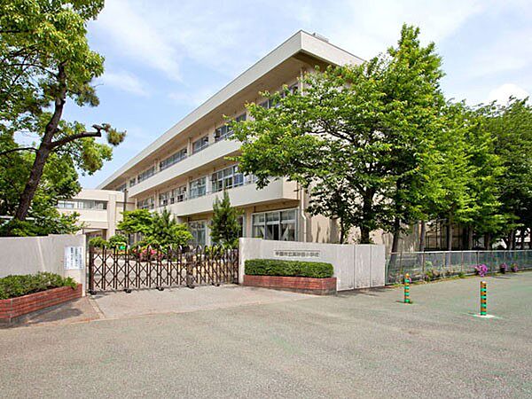 小学校 670m 千葉市立真砂西小学校