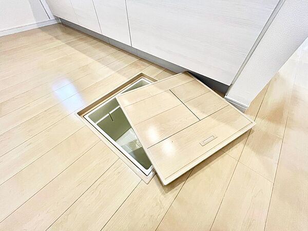 床下収納付き！日用品・非常用品の収納にも大活躍。