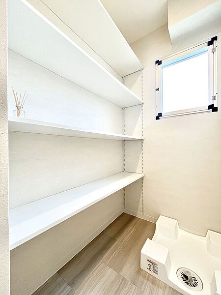 便利なリネン庫で、スッキリした使いやすい洗面室に