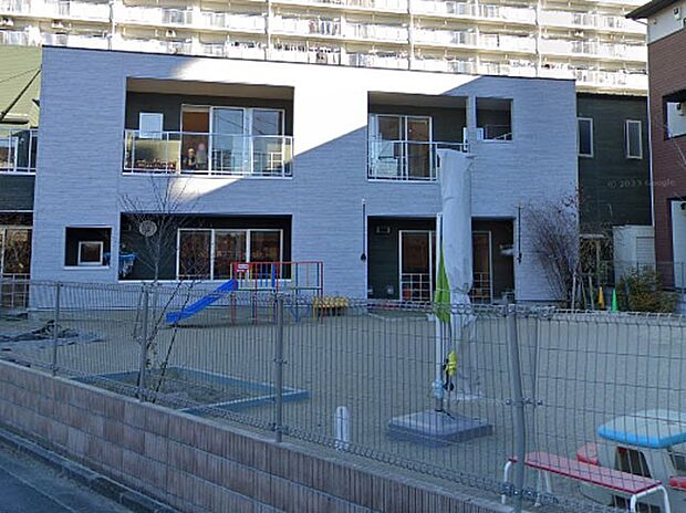 幼稚園・保育園 800m 新松戸ゆいのひ保育園