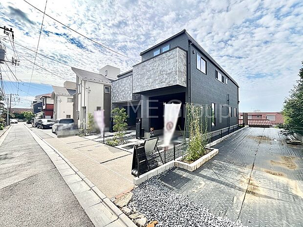 前面道路はきちんと整備されています