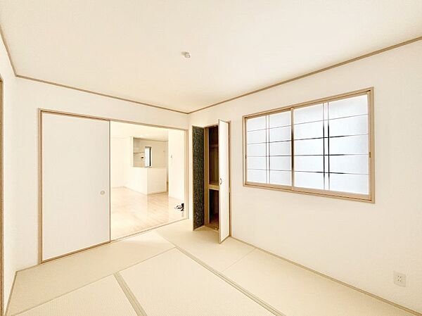 柔らかい畳の空間は、お子様の遊び場や来客時のおもてなしの場所として重宝します。