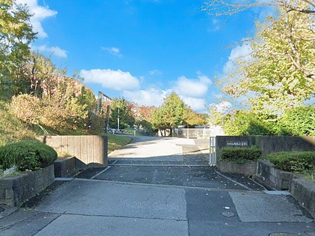 小学校 226m 成田市立向台小学校