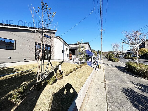 前面道路含む外観　2号棟