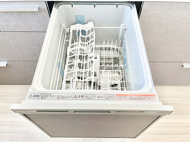 面倒なお片づけは食洗機にお任せ！家事の負担が減って、時間にも気持ちにもゆとりができます。