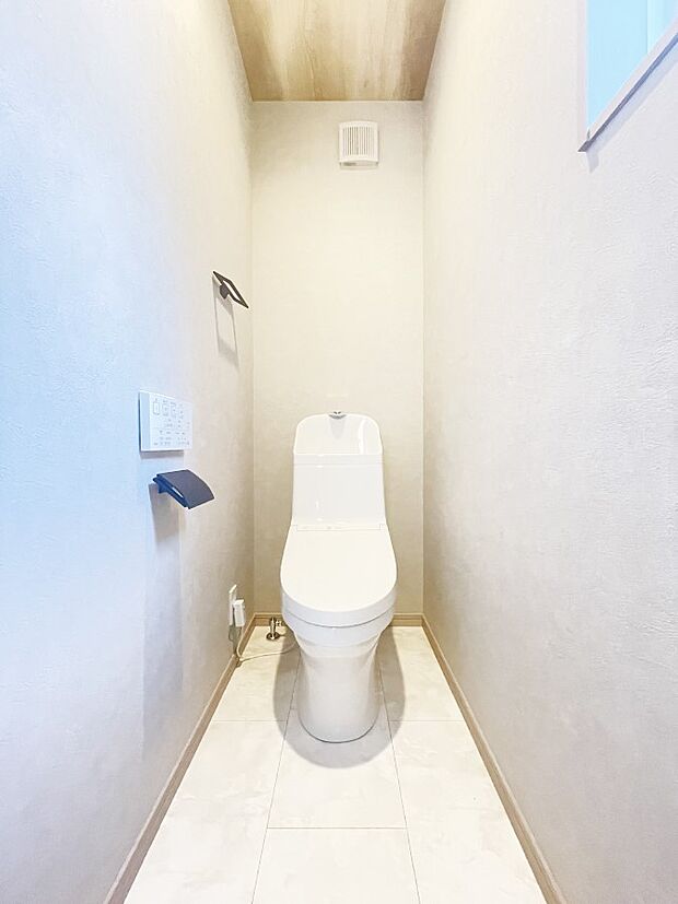 トイレは温水洗浄機能付き  