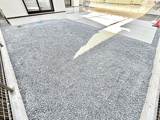 お子様の遊び場やガーデニングスペースとして様々な使い方ができますね。