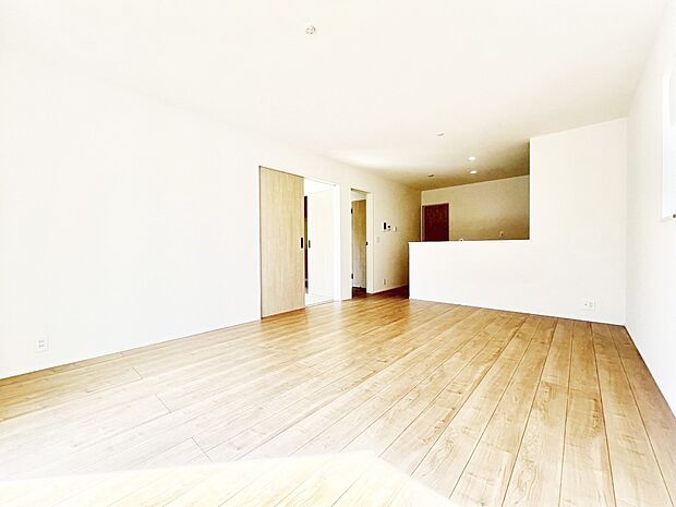 ご家族の会話弾む対面キッチン！お料理中のパパママもご家族と過ごす時間が増えそう！