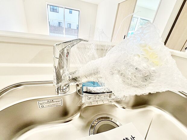 いつでも清潔なおいしいお水を。一つの水栓で水道水と浄水を使い分け。