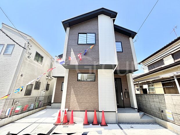 洗練された外観、上質な住空間が広がる室内は永く安心して過ごせる住居です。