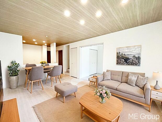 ご家族のコミュニケーションが深まるリビング階段を採用したLDK ※家具はCGです