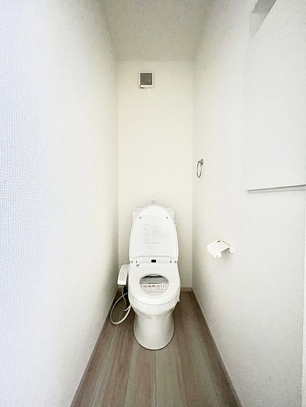 トイレは温水洗浄機能付き