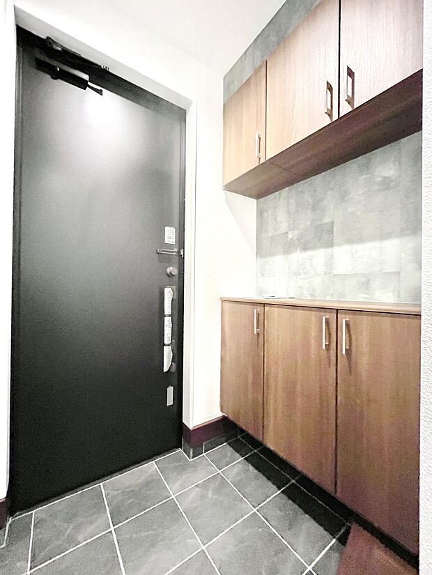 散らかりがちな玄関もスッキリの玄関収納付