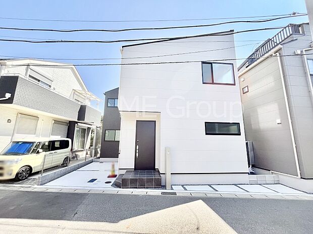 シンプルで落ち着きのある建物は住むかたの個性でオリジナルなものになっていきます。