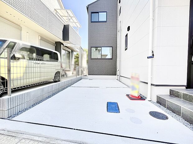 目の前が駐車場だと、雨の日も、大量にお買い物をした時も便利ですよね