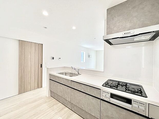 カウンター越しにお話しをしながら毎日のお料理をもっと楽しく