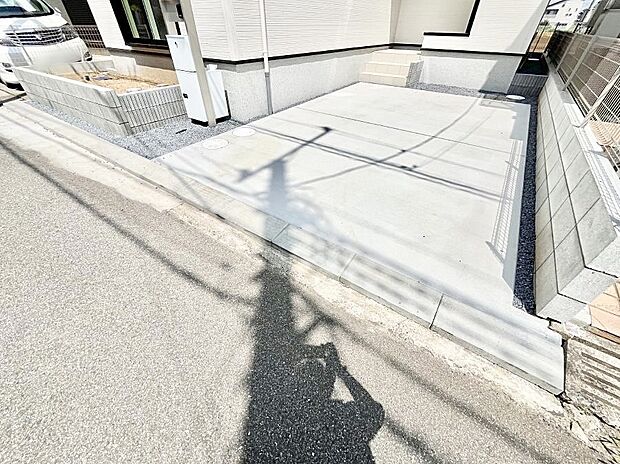 目の前が駐車場だと、雨の日も、大量にお買い物をした時も便利ですよね